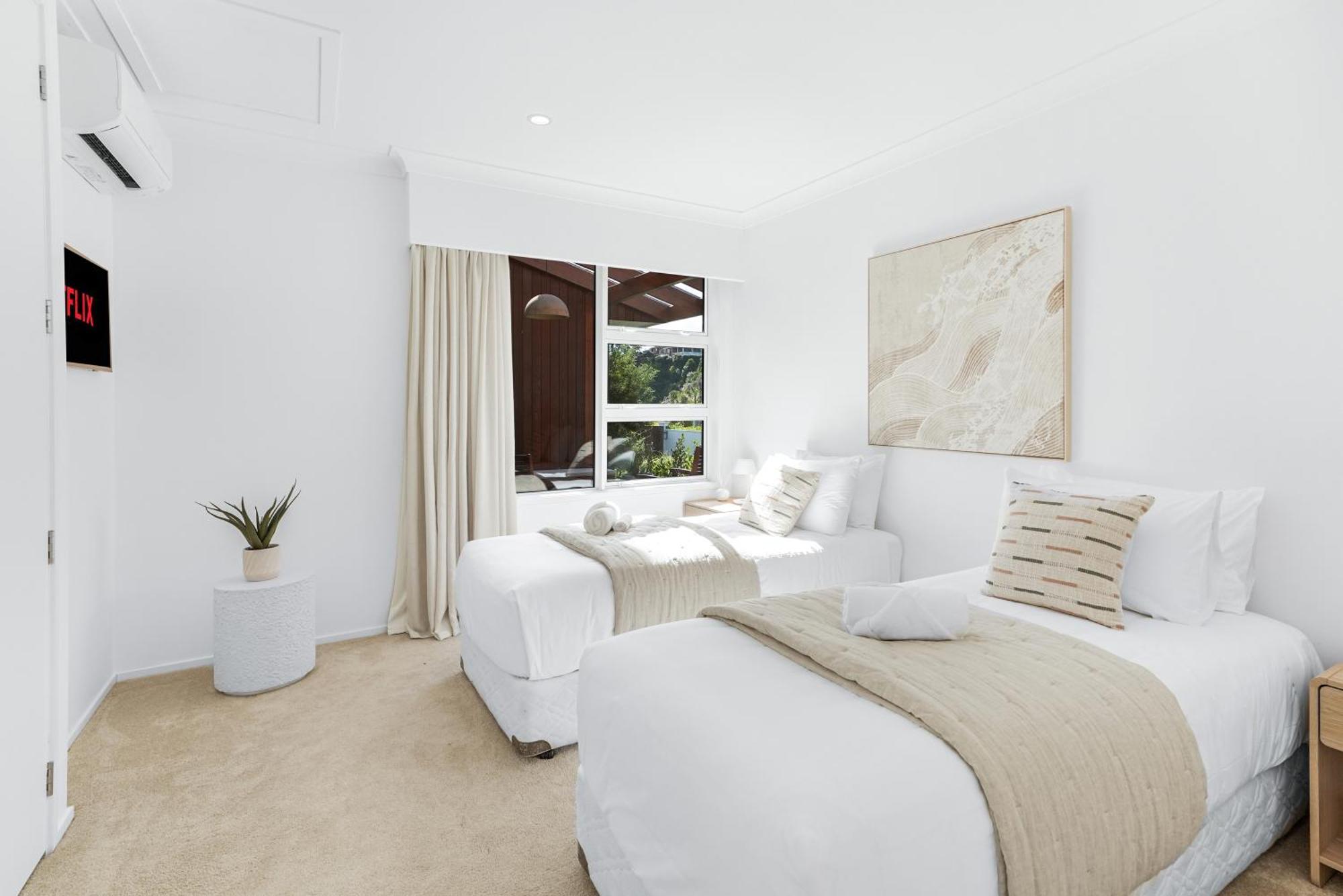 River View Retreat, Luxury & Central - By Kosh Bnb Hamilton Exterior photo